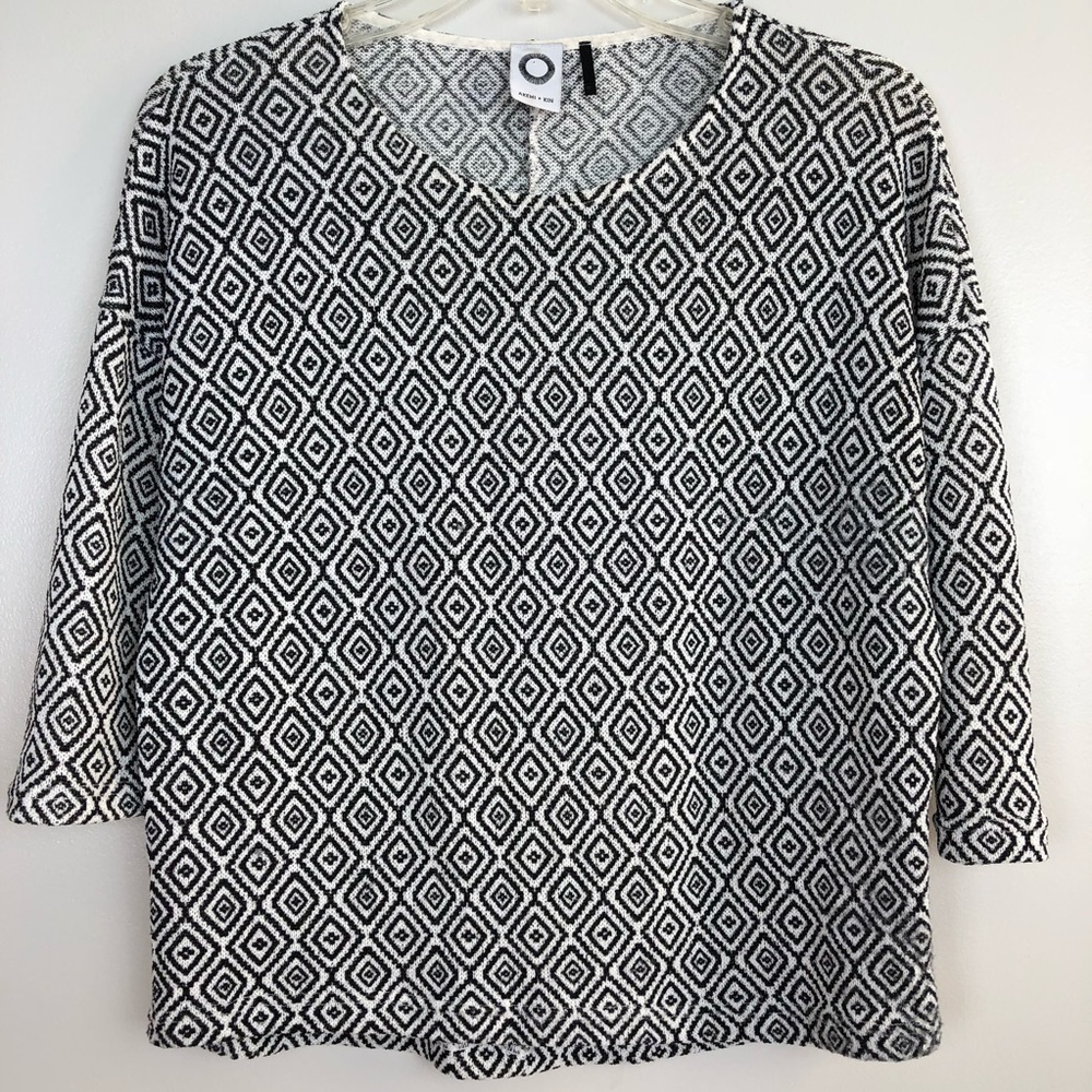 Anthropologie | Akemi + Kin Black/White Tunic Top